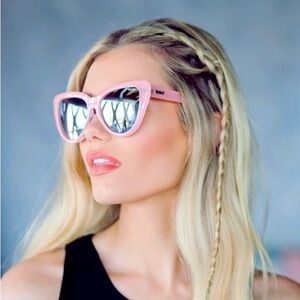 Quay oversized Stray Cat Sunglasses, Peach/Silver